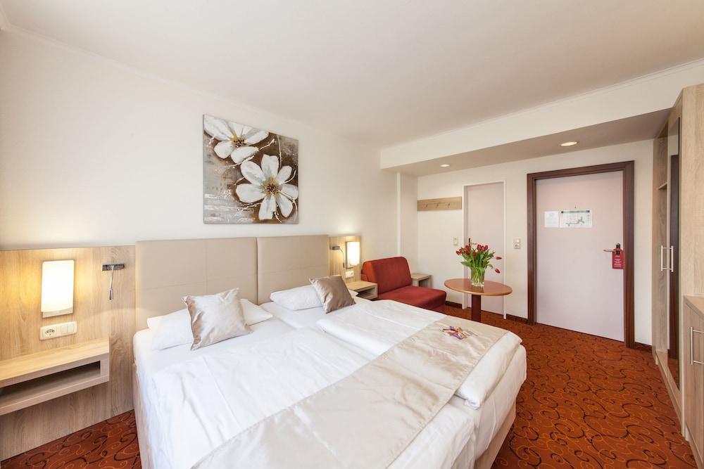 โนวุม การ์เดน โฮเต็ล เบรเมน Hotel ภายนอก รูปภาพ
