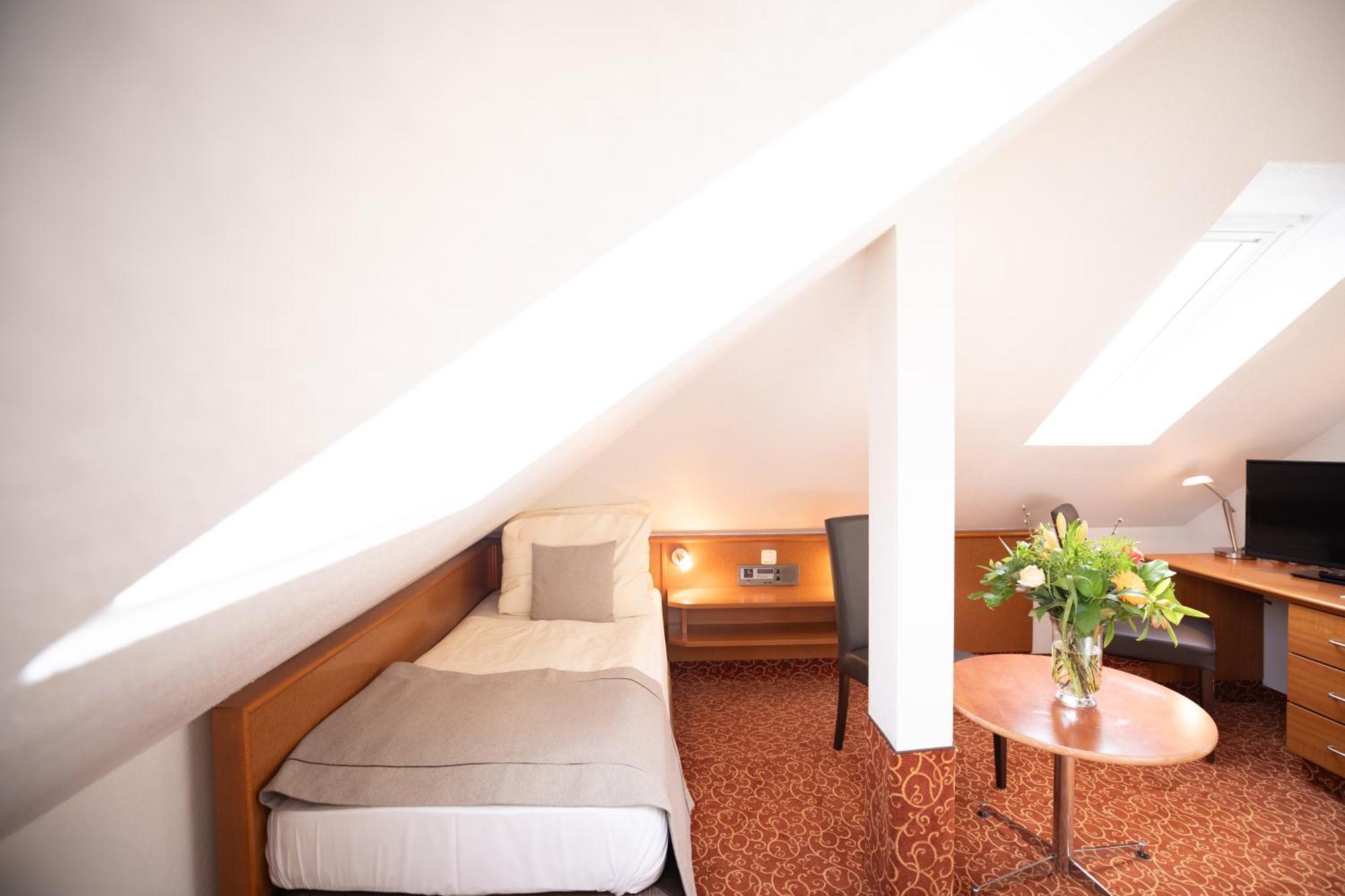 โนวุม การ์เดน โฮเต็ล เบรเมน Hotel ภายนอก รูปภาพ