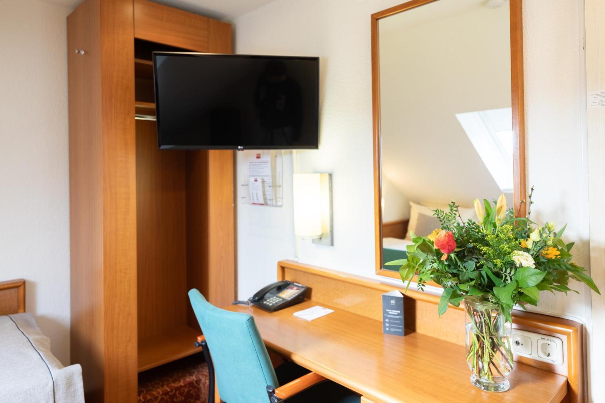 โนวุม การ์เดน โฮเต็ล เบรเมน Hotel ภายนอก รูปภาพ