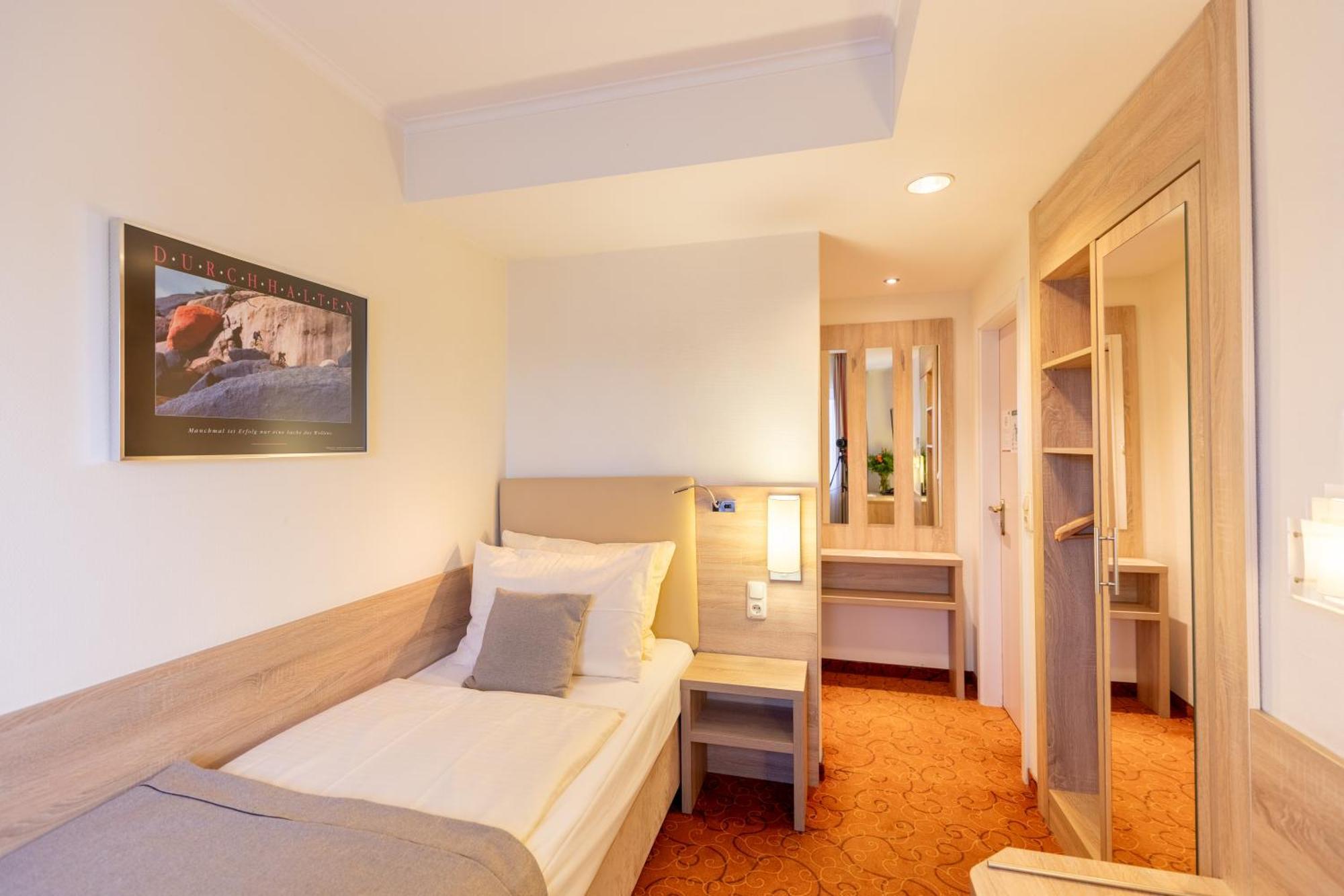 โนวุม การ์เดน โฮเต็ล เบรเมน Hotel ภายนอก รูปภาพ