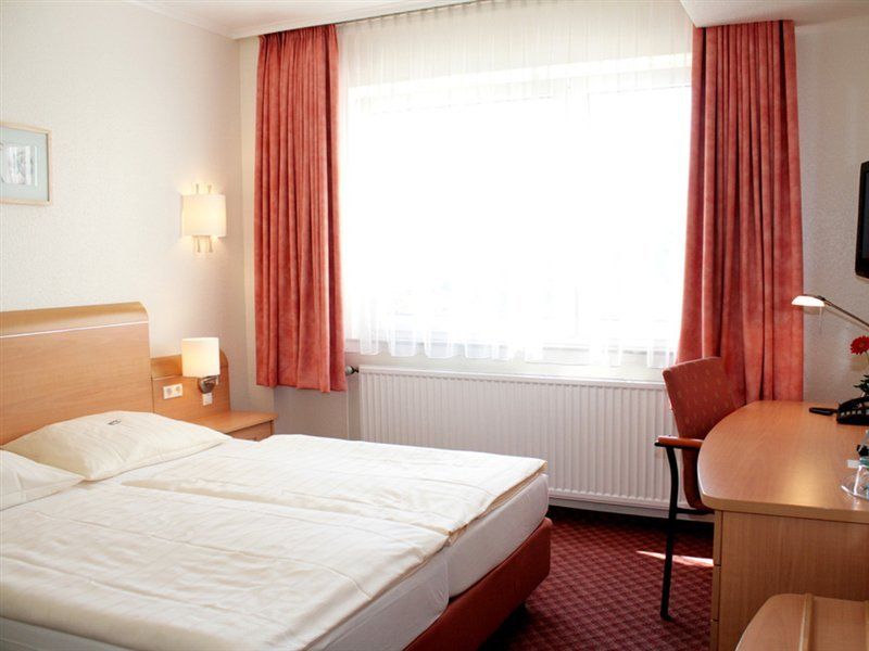 โนวุม การ์เดน โฮเต็ล เบรเมน Hotel ภายนอก รูปภาพ